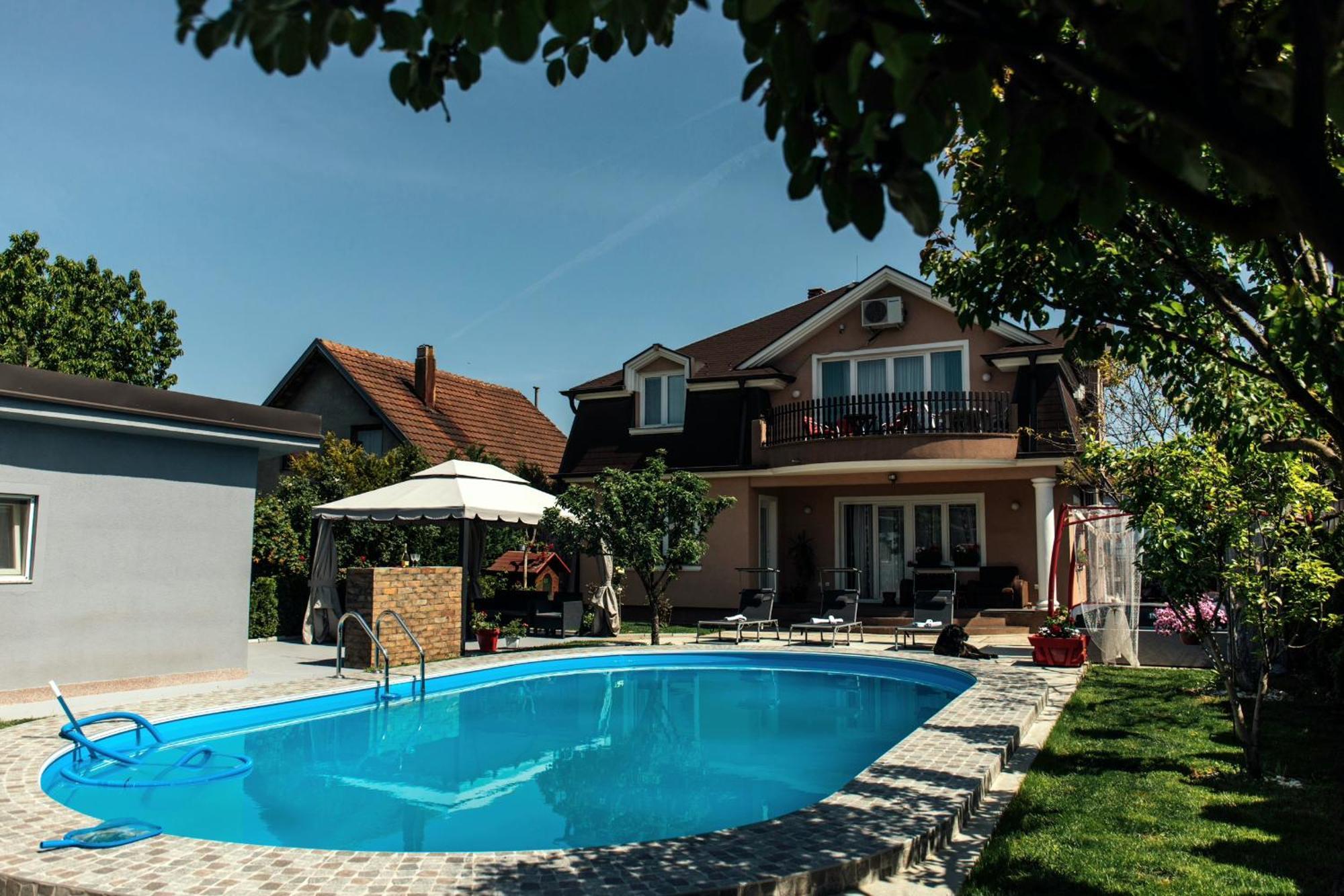 Lux Apartments With Pool Dex Zemun Polje エクステリア 写真